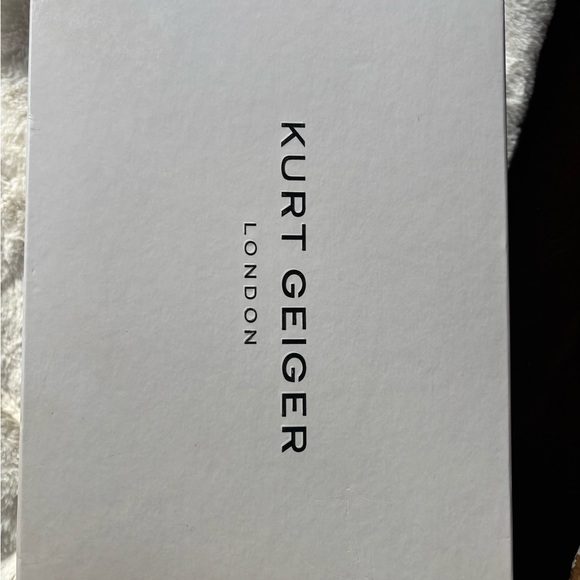 Kurt Geiger White women's Oxfords with Decorative Buttons - Picture 6 of 7